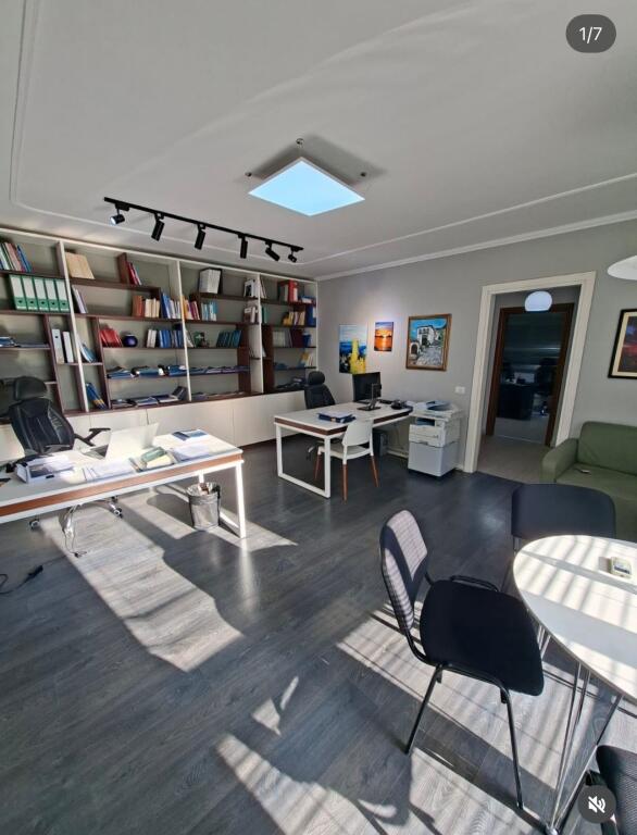 Zyre per qera te Gjykata e Rrethit