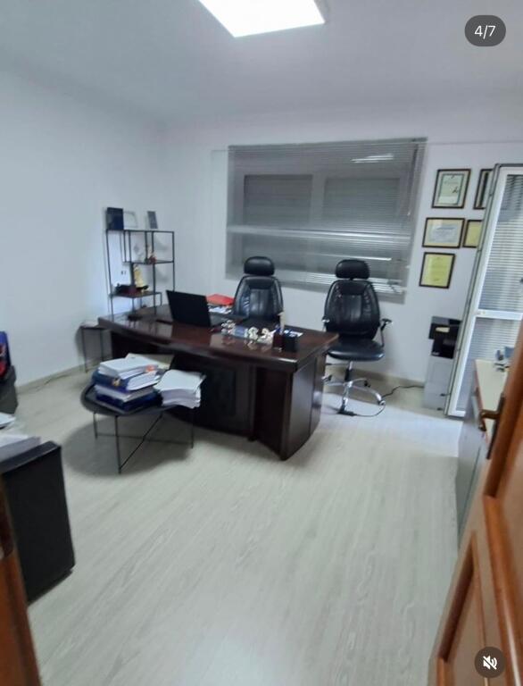 Zyre per qera te Gjykata e Rrethit