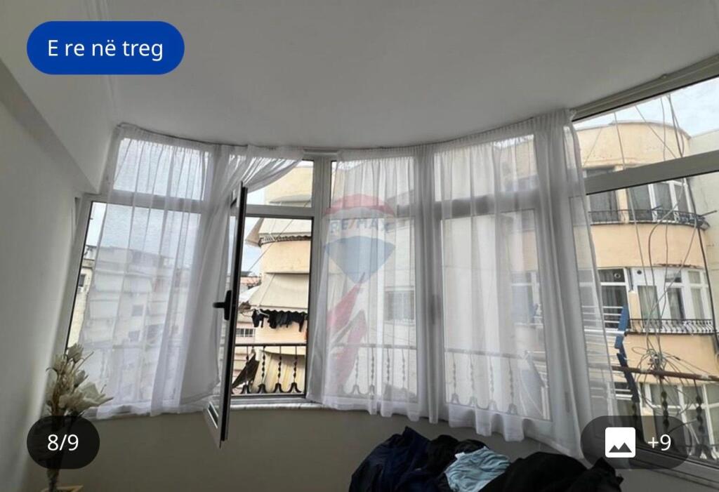 Apartment for sale 2+1 in Komuna e Parisit.