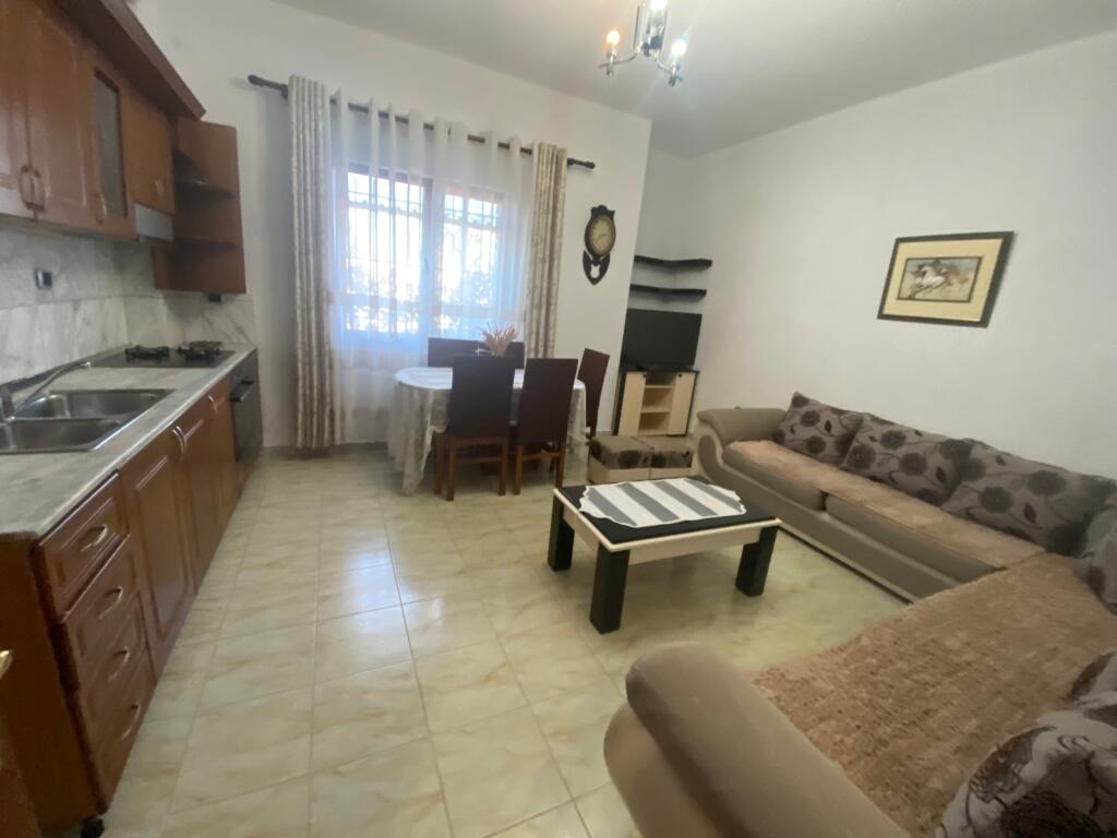 2+1,i mobiluar kat vile ,ne selite,450 euro