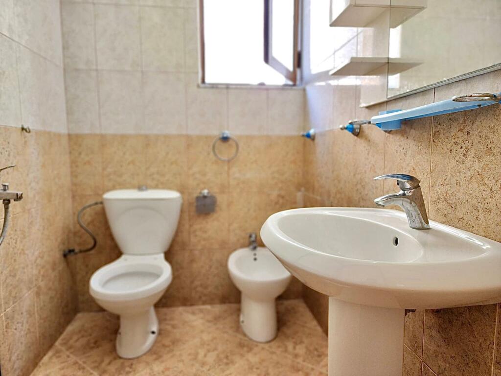 Ampio Apt 1+1 (vicino a Sofra e Ariut - Via Elbasanit, QS) || 35,000 ALL/Mese || Completato, Cucina Nuova *Pieno Sole