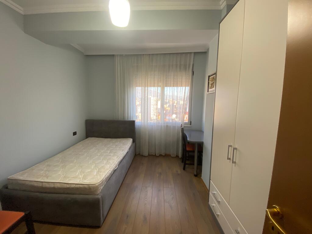 2+1,furnished at vila gold,800 thousand leke