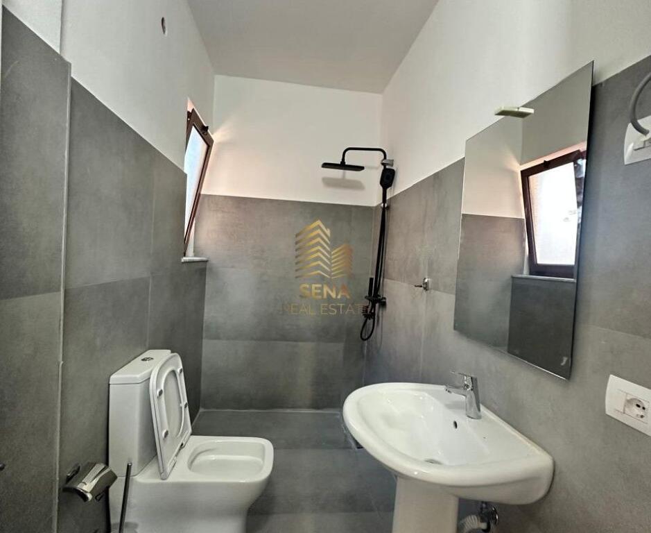 Rent, Studio, Xhamlliku 35,000 ALL/month