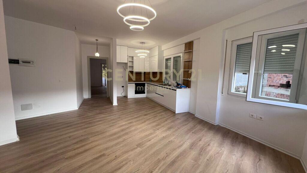 🏡 APARTAMENT 2+1+2 TEK KOPSHTI BOTANIK – PJESËRISHT I MOBILUAR 🌿