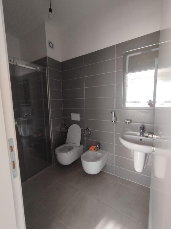 Apartament 2+1 me qera Ish Fusha e Aviacionit ne Tirane