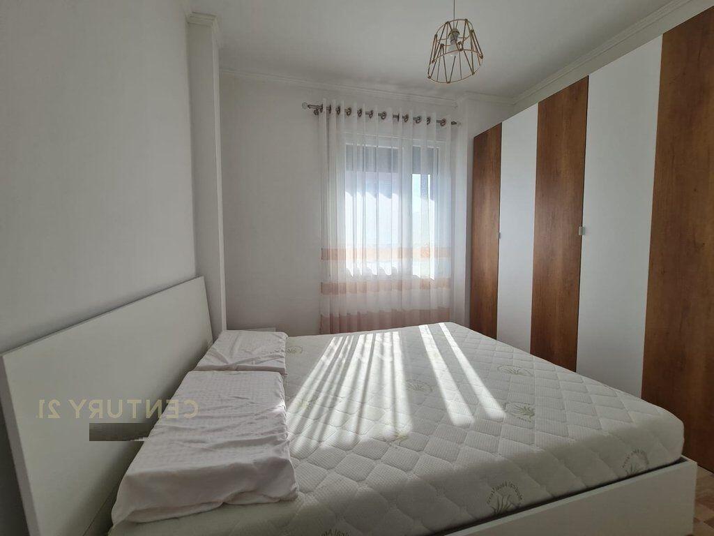 Affittiamo appartamento 2+1, di fronte alla scuola “Zonja e Këshillit të Mirë” !!