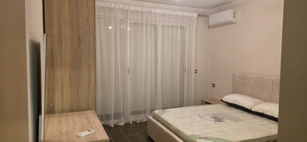 Jepet me qera apartamenti 2+1+2+3B ne Yzberisht 520 €