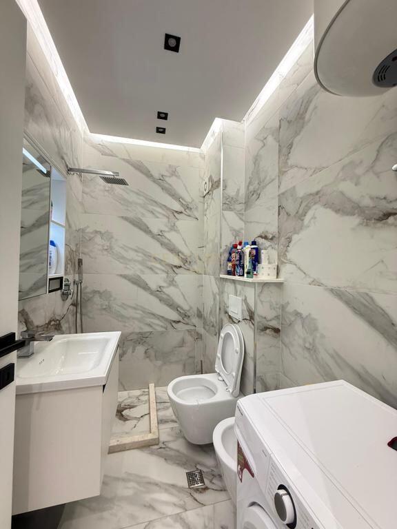 Shitet Apartament 1+1 me Verande në Golem, Durrës !