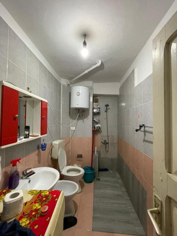 Shitet dhome paradhome,te drejtori e higjenes,63.000 euro