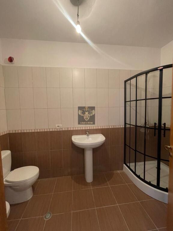 🏡 APARTAMENT ME QERA 2+1+2 BANJO + BALLKON SPITALI RAJONAL DURRES