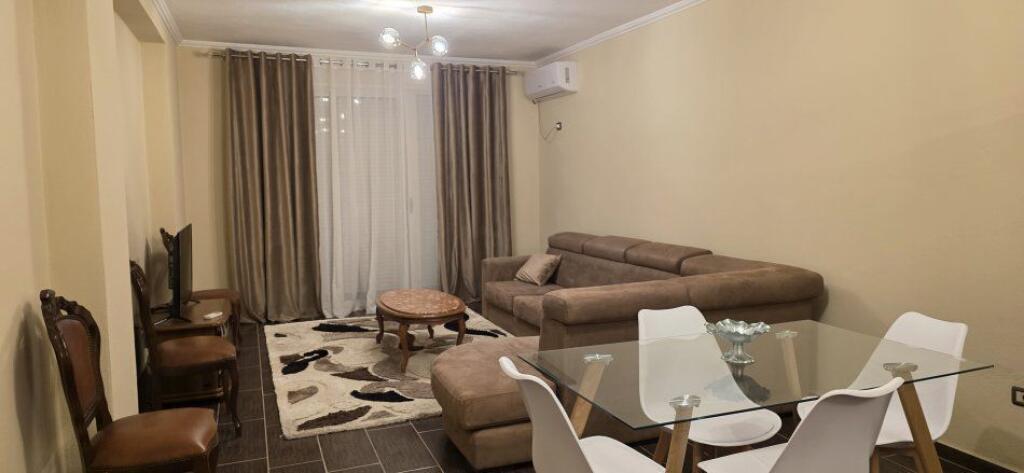 Jepet me qera apartamenti 2+1+2+3B ne Yzberisht 520 €