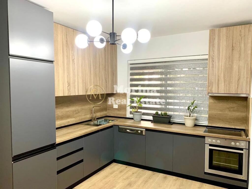 Qera | Apartament 1 + 1 | Stacioni i Trenit, Rruga Karl Gega | 600 €/muaj