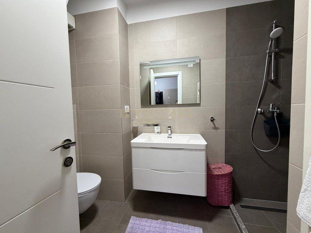 Apartament 2+1+Parkim për Qira pranë Piramidës