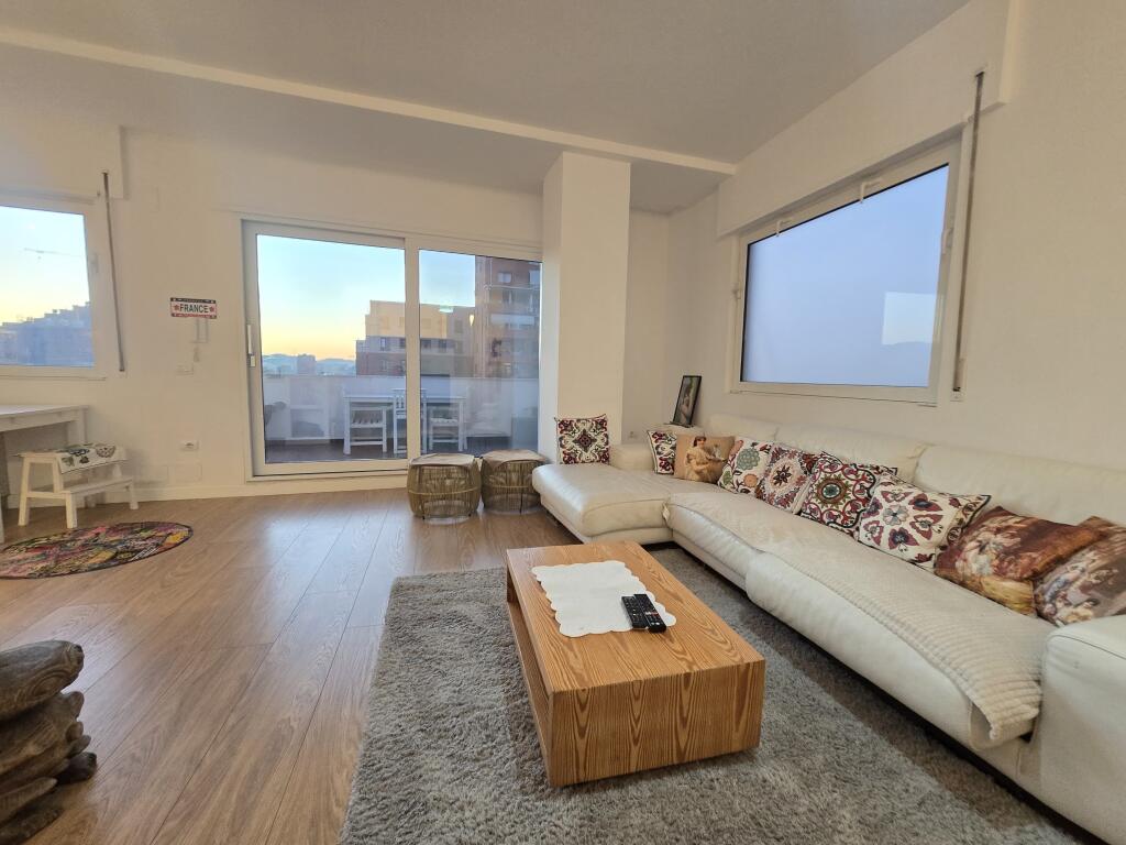 APARTAMENT PREMIUM ME QIRA | Myslym Shyri