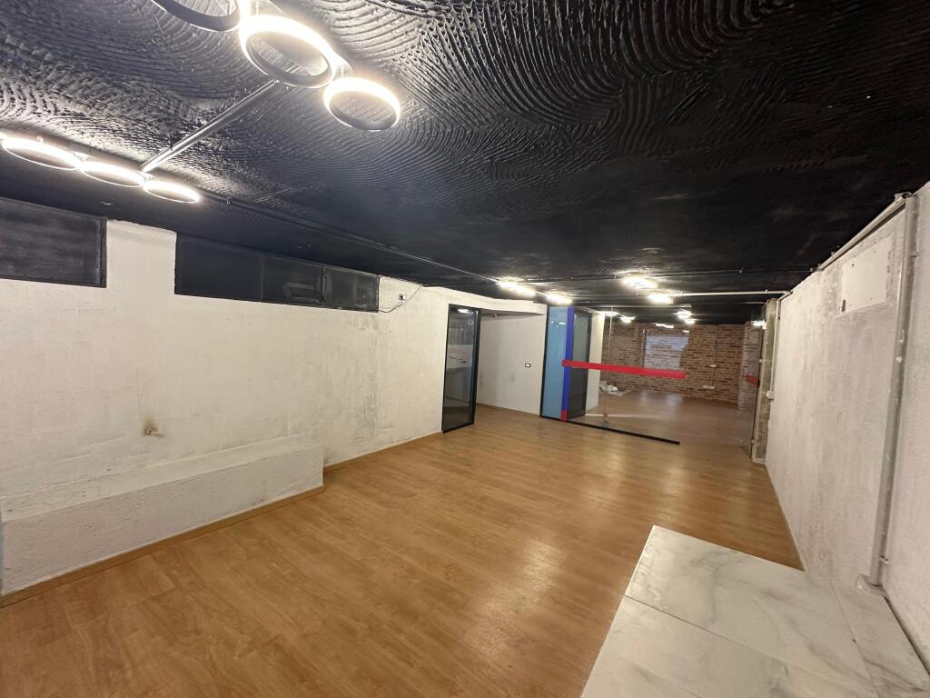 Spazio Ufficio in Affitto nella zona di Myslym Shyri