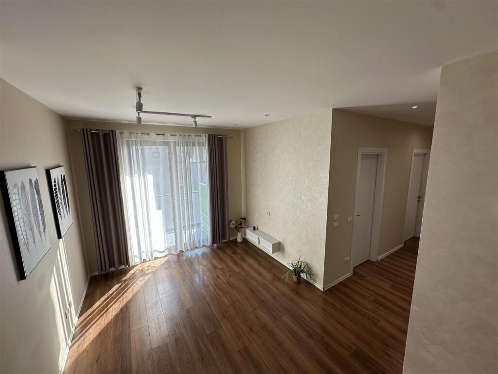 APARTAMENT ME QERA 2+1 ASTIR 50.000 LEKE