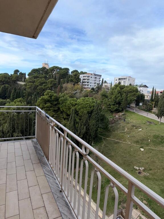 🏡 Qera 2+1 me 3 ballkone + Dhome ndihmse 📍VILA ZOGUT ,Durres  📲