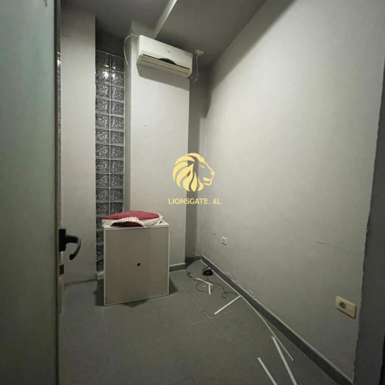 🏢 AMBIENT BIZNESI ME QERA – PRANË MATERNITETIT TË RI