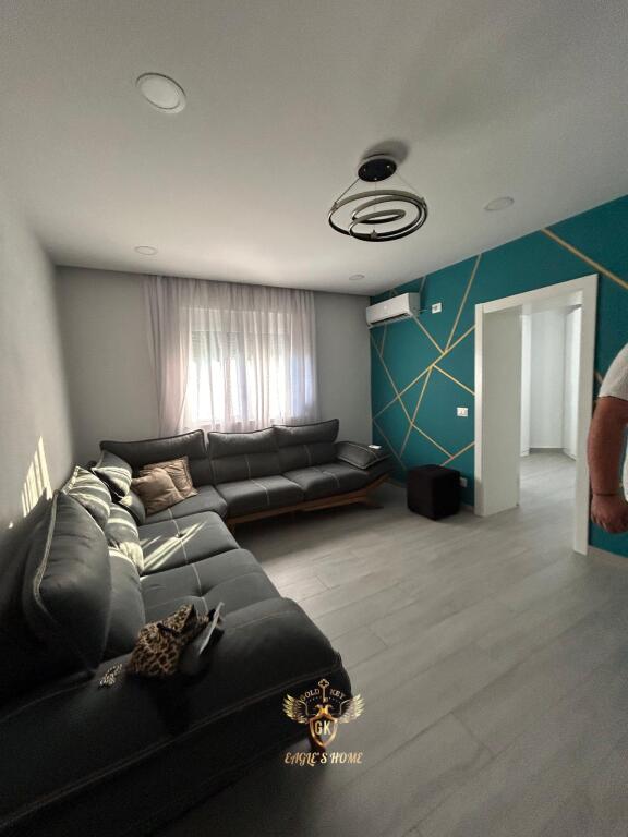 SHITET Super APARTAMENT  • 2+1+2 + Guzhine më vete + Garderobe • 12.000.000 leke ✅ 📍 Adresa: Vala Park,Stadiumi • Sipërfaqja: 98.5 m² neto ne certifik
