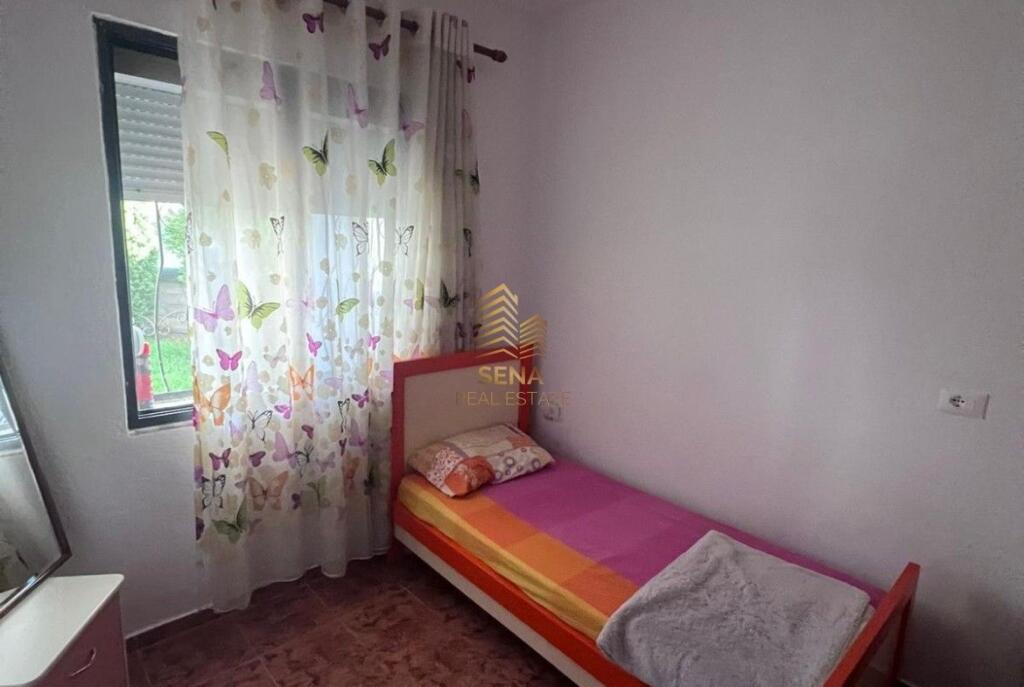 Rent, Private entrance, 2+1+ Parking space, Laprakë, 400 Euro/Month