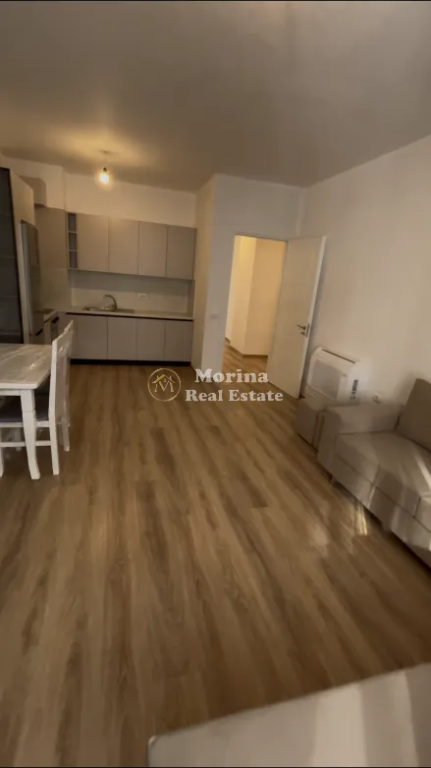 Affitto | Appartamento 2 + 1 | Kinostudio | 600 €/mese