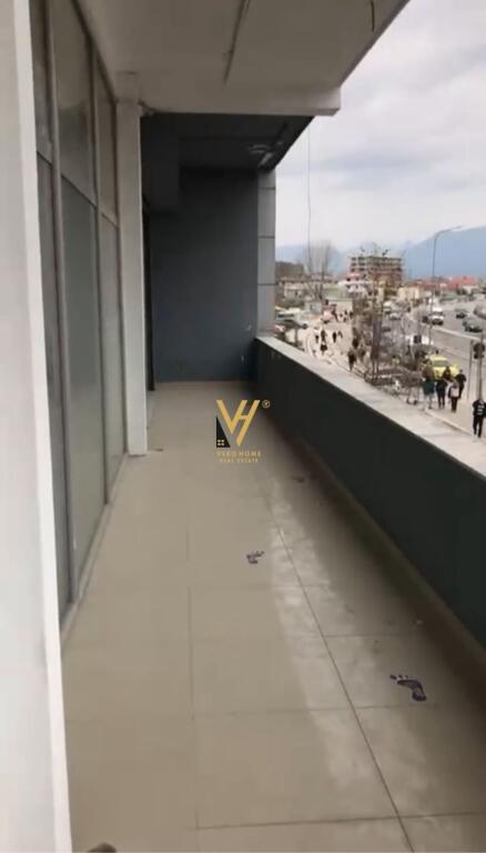 JEPET ZYRE 103 M2 ME QERA NE ASTIR 100.000 LEKE