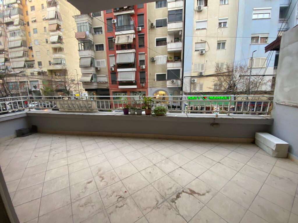 1+1 me verande,komune e parisit te ola fast,180.000 euro