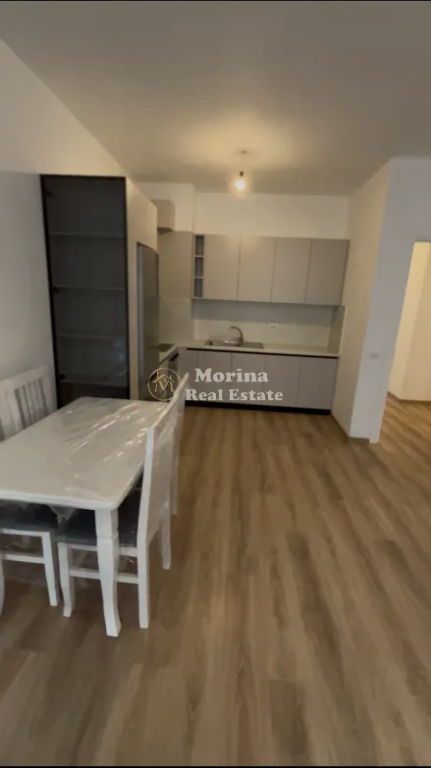 Affitto | Appartamento 2 + 1 | Kinostudio | 600 €/mese