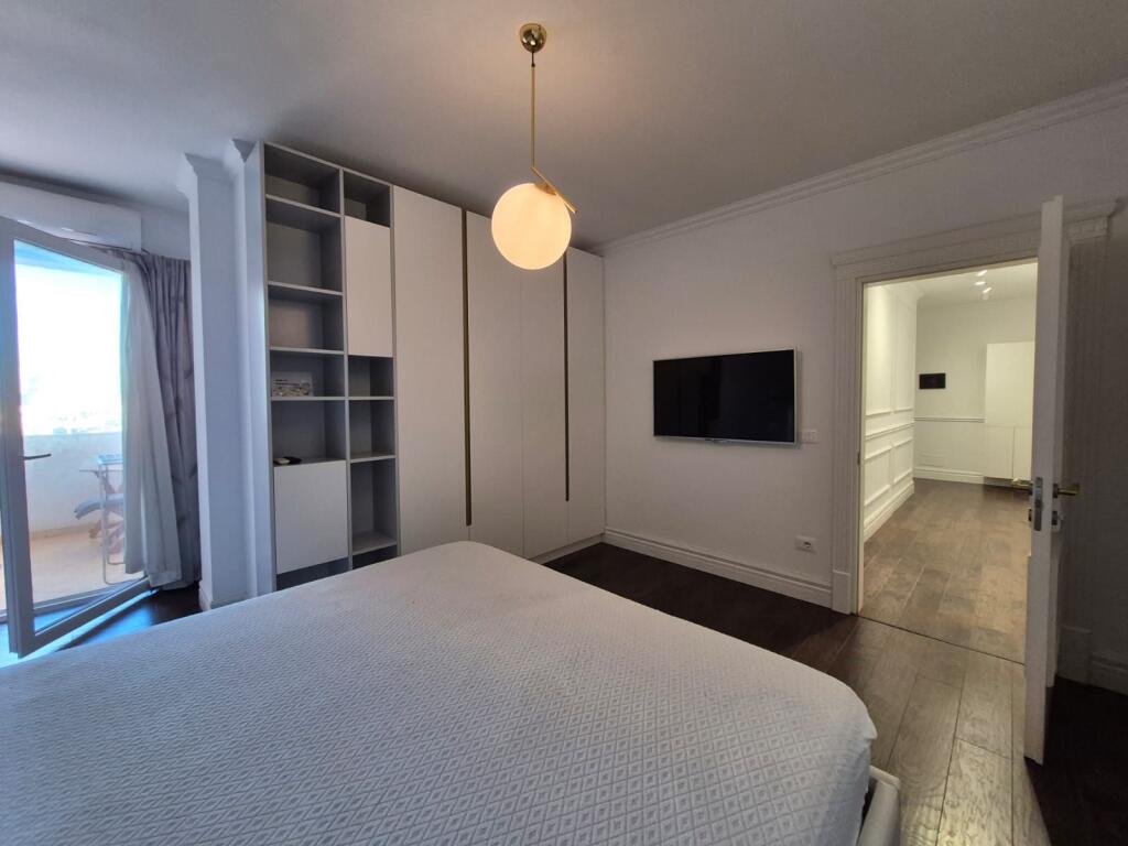 Jepet apartament me qera 1+1 modern  prane detit lagja 13 durres