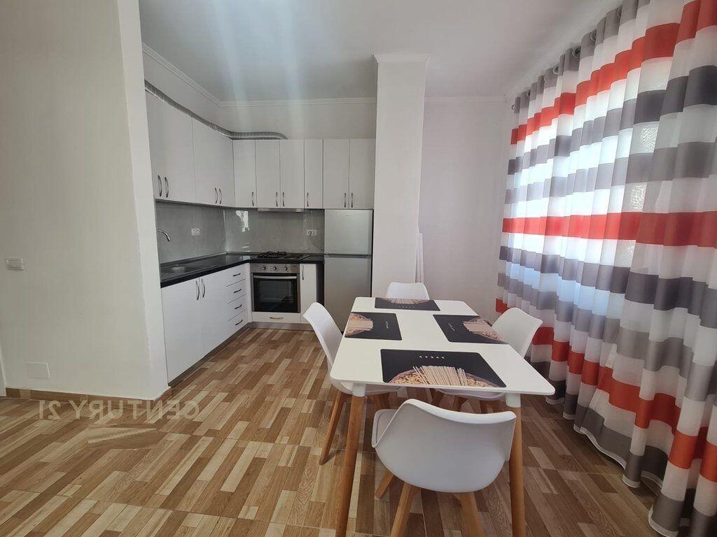 Affittiamo appartamento 2+1, di fronte alla scuola “Zonja e Këshillit të Mirë” !!