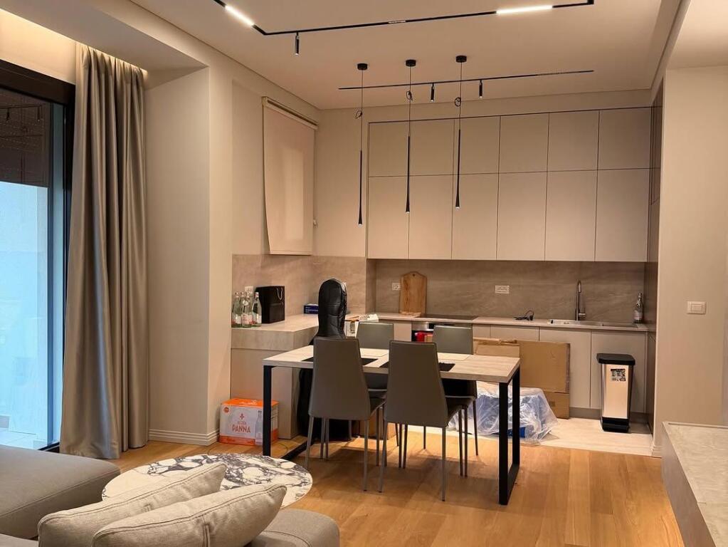 📍 VIA KOSOVAREVE, 🔺️ Vendiamo appartamento con garage 2+1+2 bagni