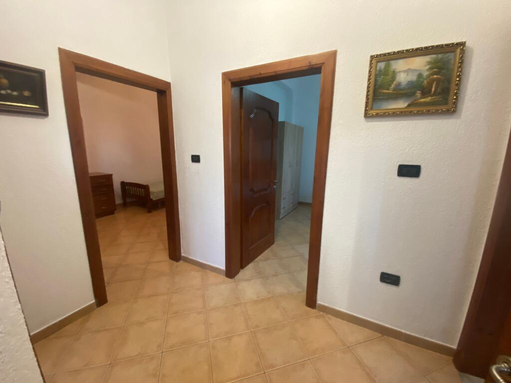 2+1,i mobiluar kat vile ,ne selite,450 euro