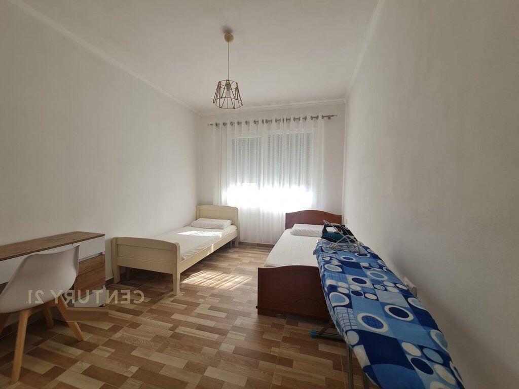 Affittiamo appartamento 2+1, di fronte alla scuola “Zonja e Këshillit të Mirë” !!