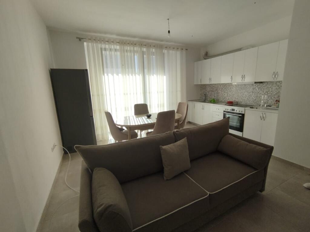 Apartament 2+1 me qera Ish Fusha e Aviacionit ne Tirane