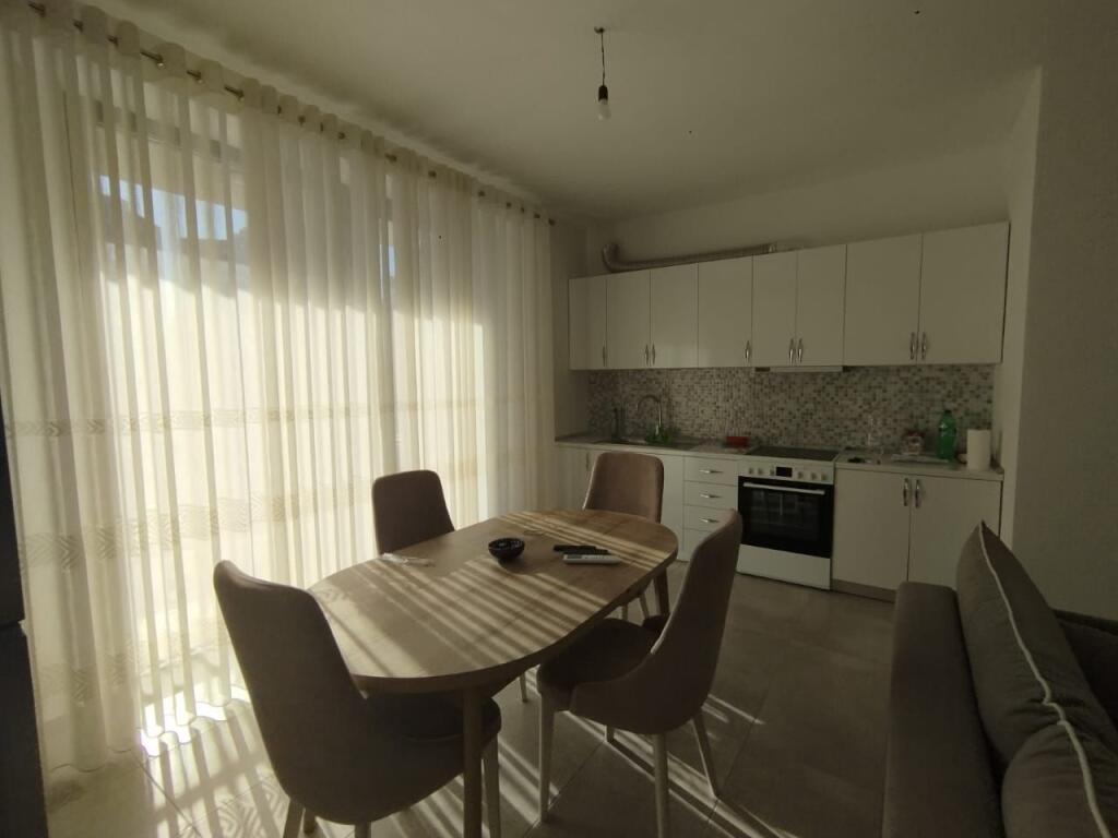 Apartament 2+1 me qera Ish Fusha e Aviacionit ne Tirane