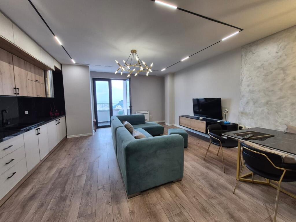 Jepet apartament me qera 2+1+2 me,Pamje fantastike deti ne vollga durres