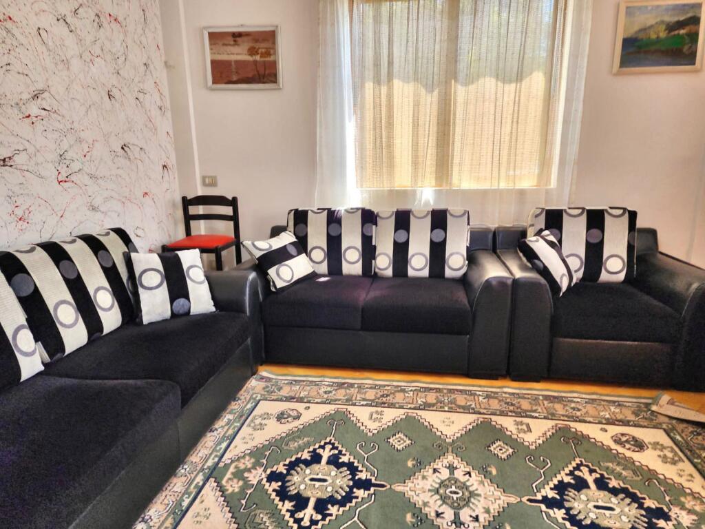 Ampio Apt 1+1 (vicino a Sofra e Ariut - Via Elbasanit, QS) || 35,000 ALL/Mese || Completato, Cucina Nuova *Pieno Sole