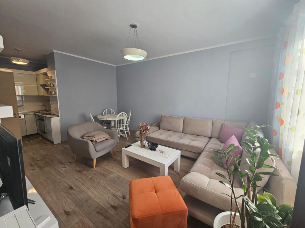 Apartament 1+1 per qera ne Yzberisht!