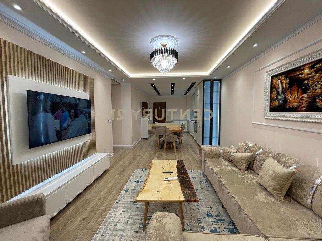 Jepet me qira Apartament 2+1 Me 2 Poste Parkimi ne Liqenin e Thate.