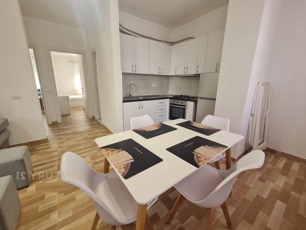 Affittiamo appartamento 2+1, di fronte alla scuola “Zonja e Këshillit të Mirë” !!