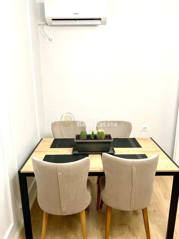 Qera | Apartament 1 + 1 | Stacioni i Trenit, Rruga Karl Gega | 600 €/muaj