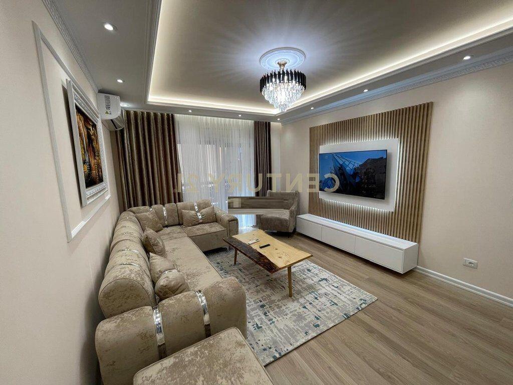 Jepet me qira Apartament 2+1 Me 2 Poste Parkimi ne Liqenin e Thate.