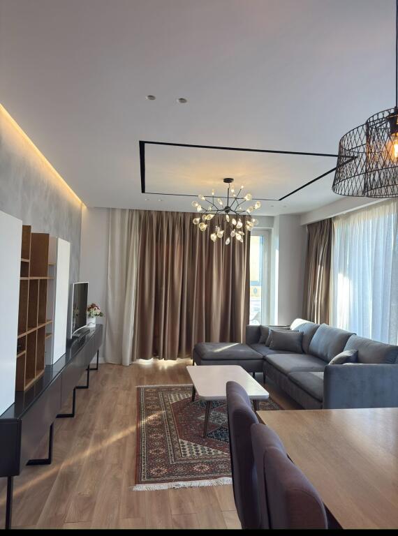 Jepet me qira – Apartament luksoz 2+1+2 Qendra e Tiranës – me pamje