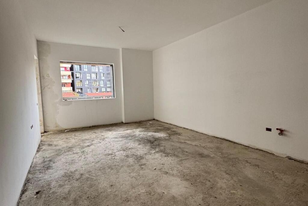 SHES APARTAMENT 1+1 ISH - PARKU 173.000 €