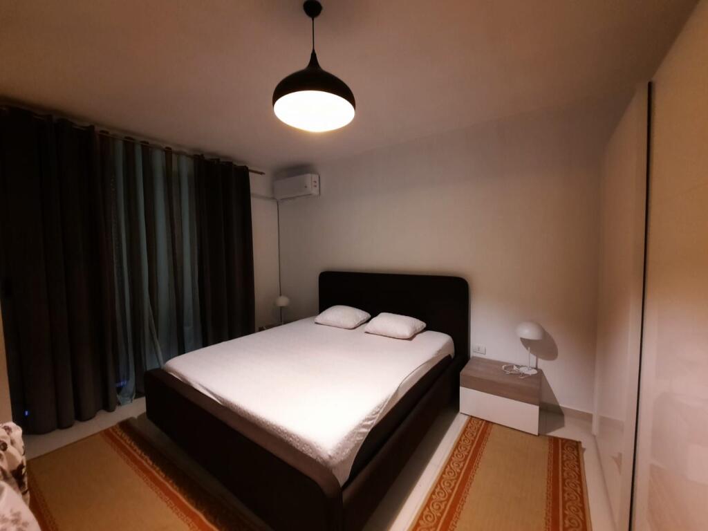 Jepet apartament me qera 2+1+2 me pamje deti lagja 1 durres