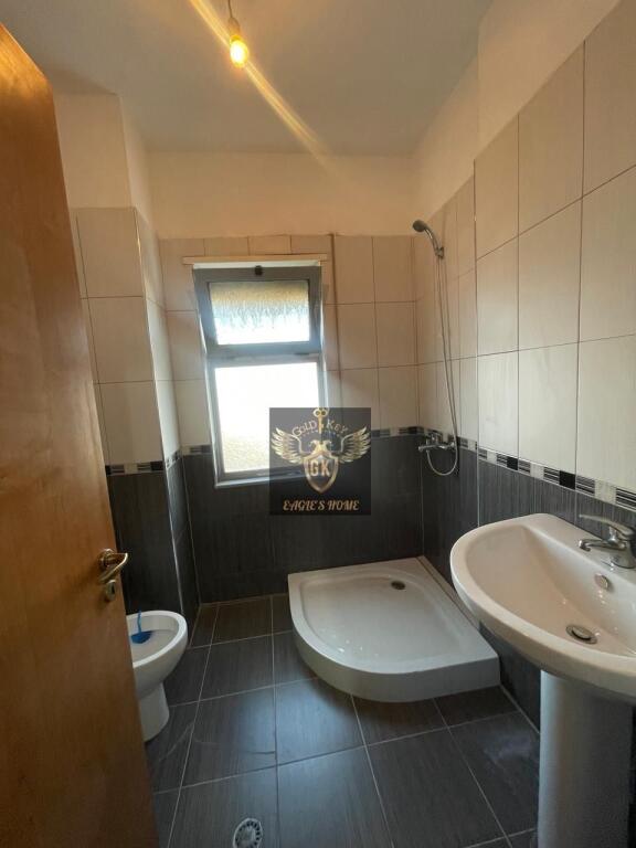 🏡 APARTAMENT ME QERA 2+1+2 BANJO + BALLKON SPITALI RAJONAL DURRES