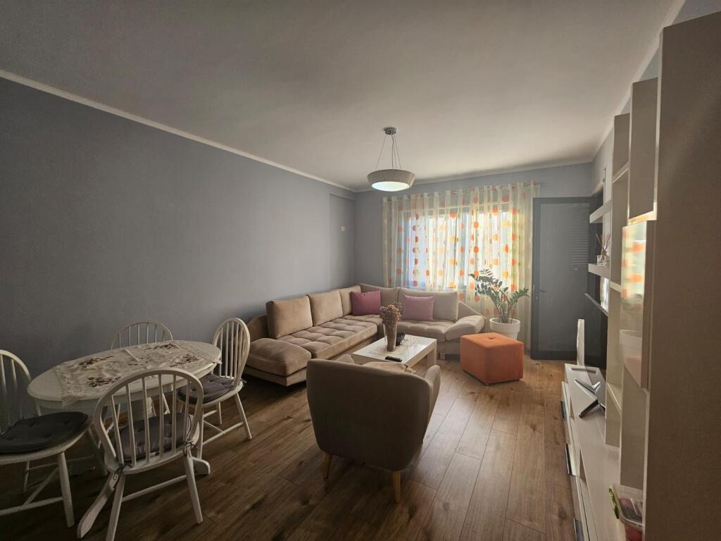 Apartament 1+1 per qera ne Yzberisht!