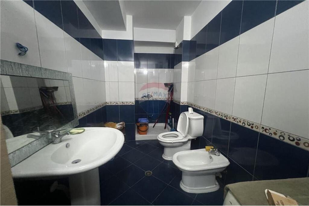 Apartament 2+1+2 për Shitje  Vlorë, Rruga Ali Demi 