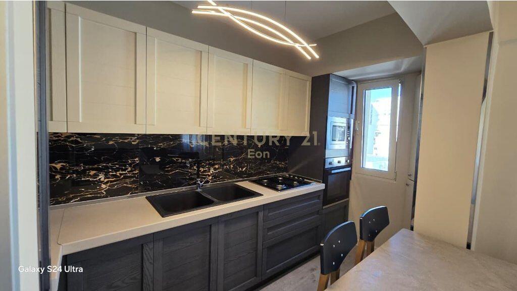 Apartament 2+1 në Qendër të Durrësit !