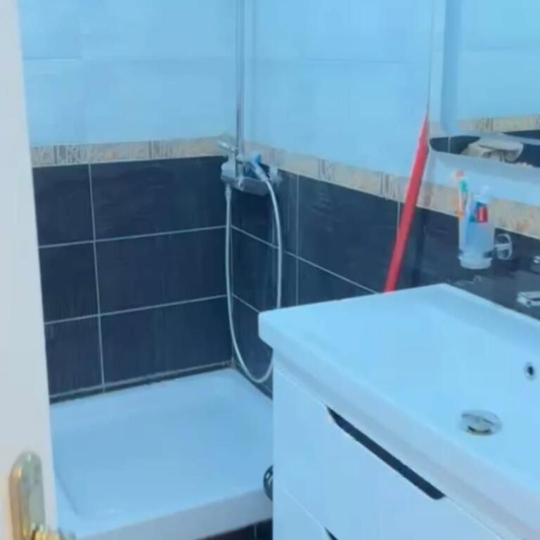 Shitet Pallatet Fratari Astir 🏠 Apartament 2+1